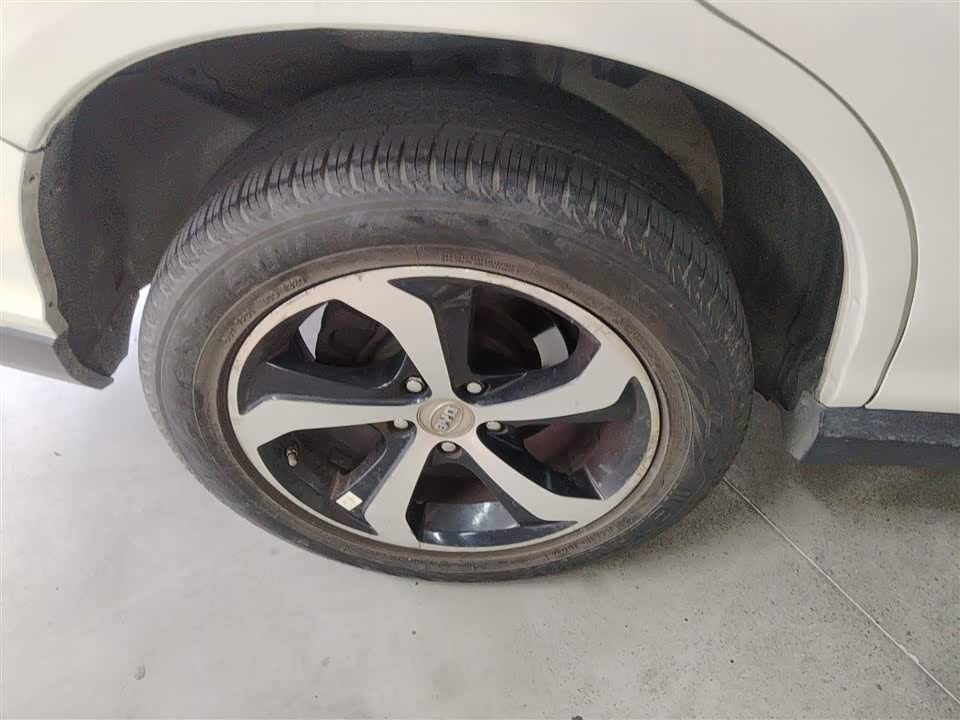 BYD S7