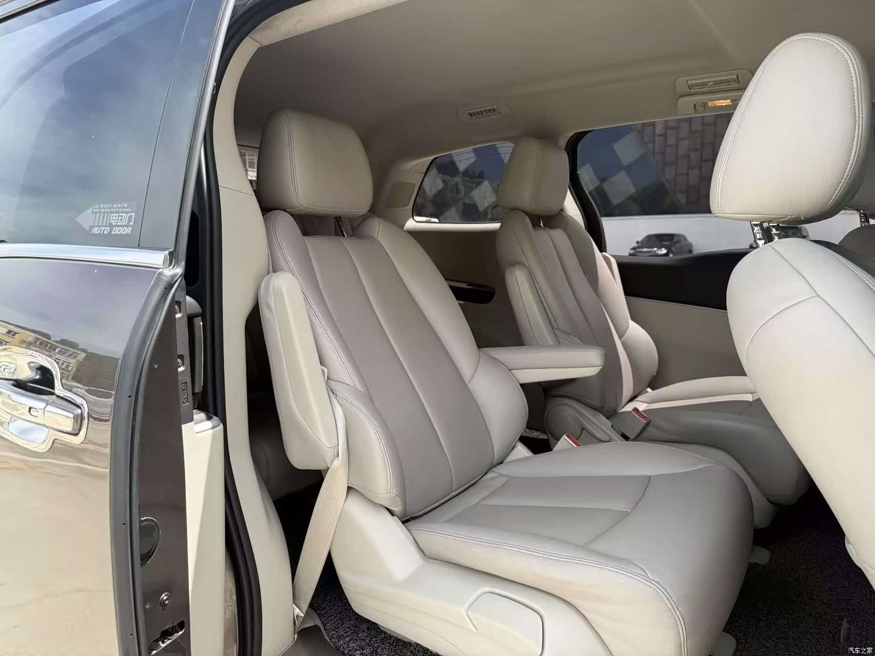 Buick GL8, 2024 13