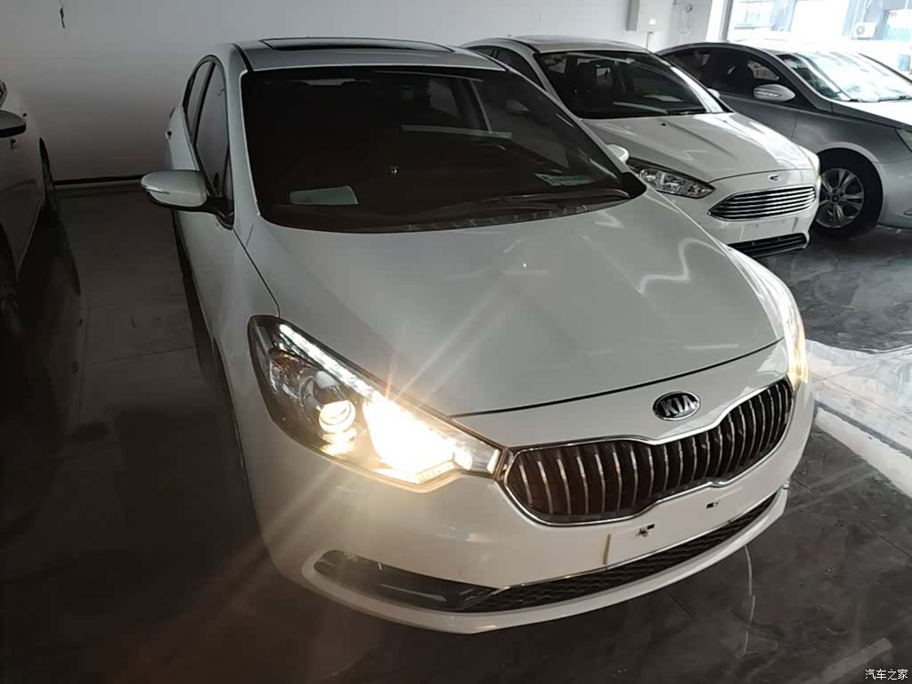 Kia K3, 2015 4