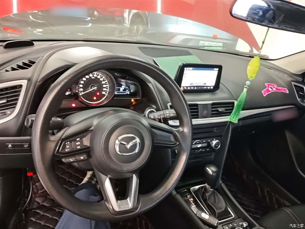 Mazda Mazda3, 2017 10