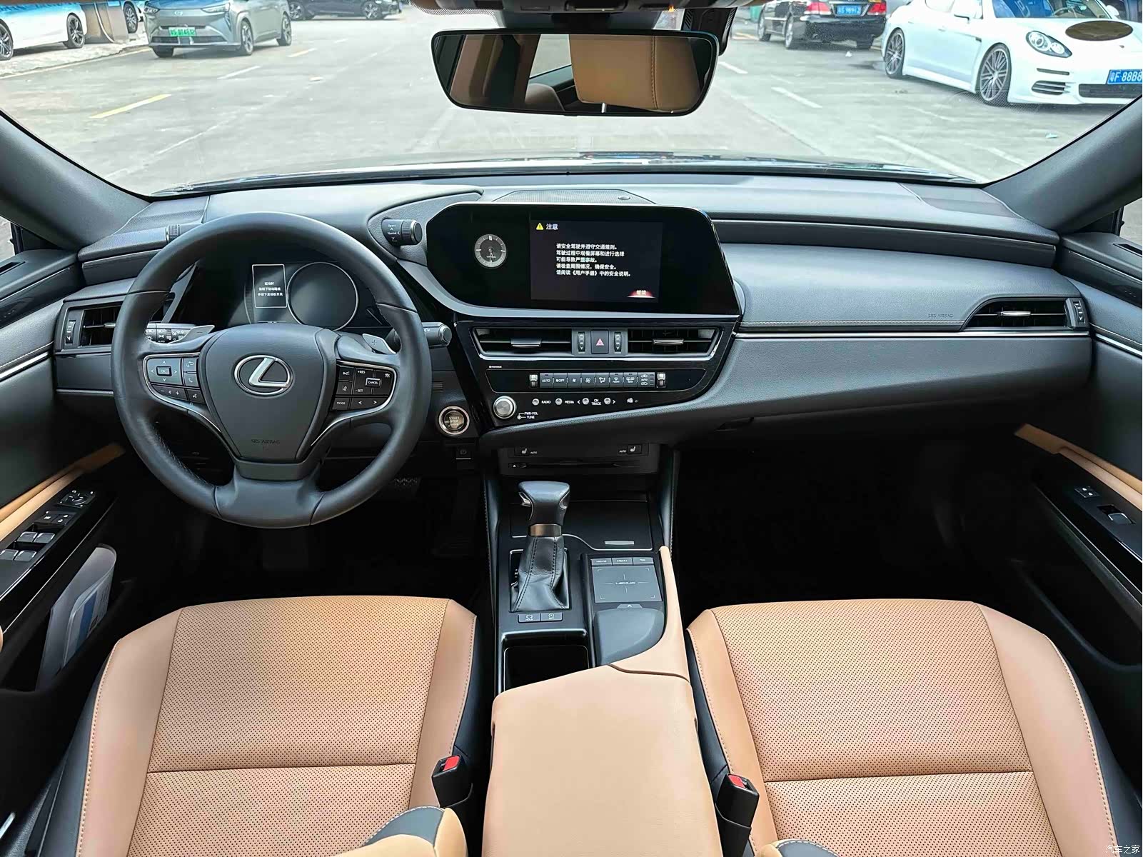 Lexus ES, 2022 6