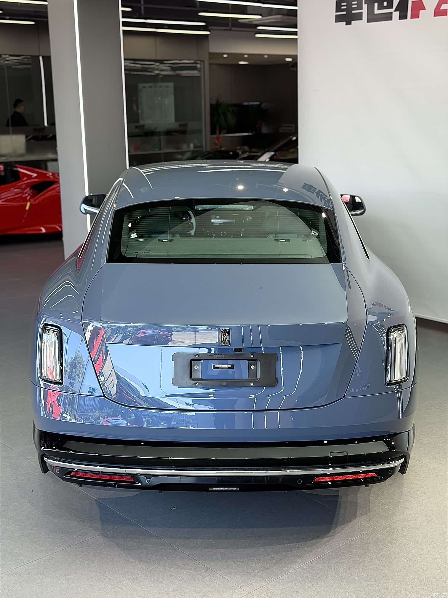 Rolls-Royce Spectre, 2024 3
