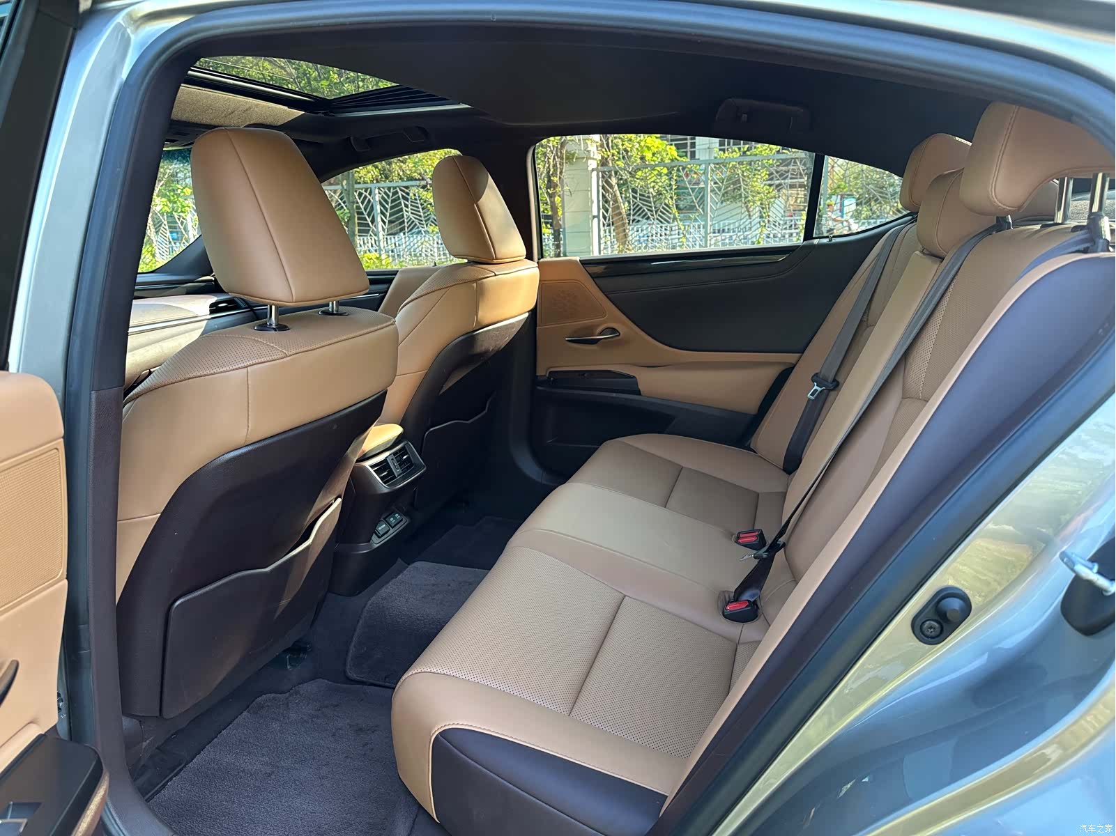 Lexus ES, 2020 8