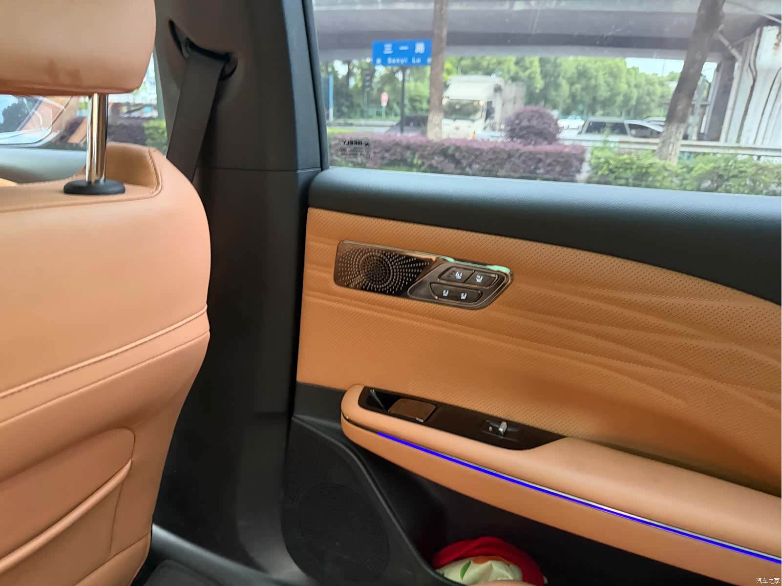 Geely 8, 2025 8