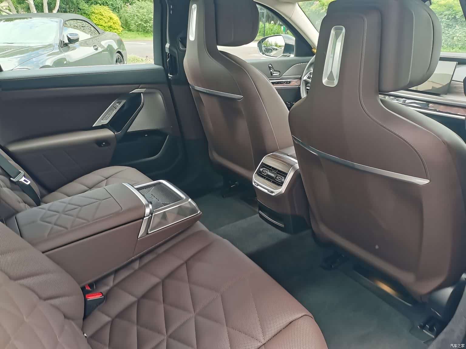 BMW i7, 2025 17