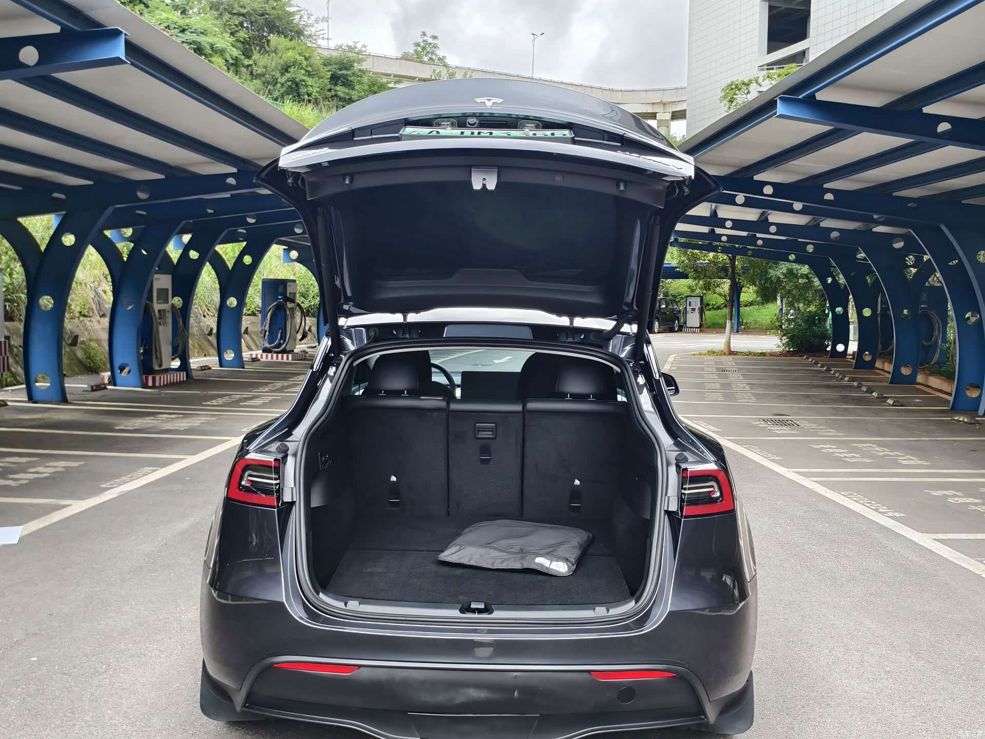 Tesla Model Y, 2024 11