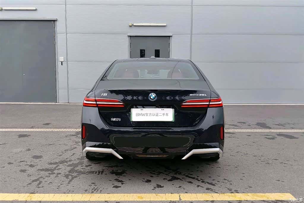 BMW i5, 2025 3