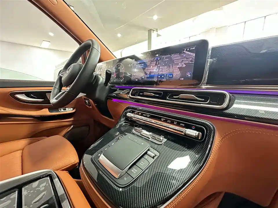 Mercedes-Benz V-class