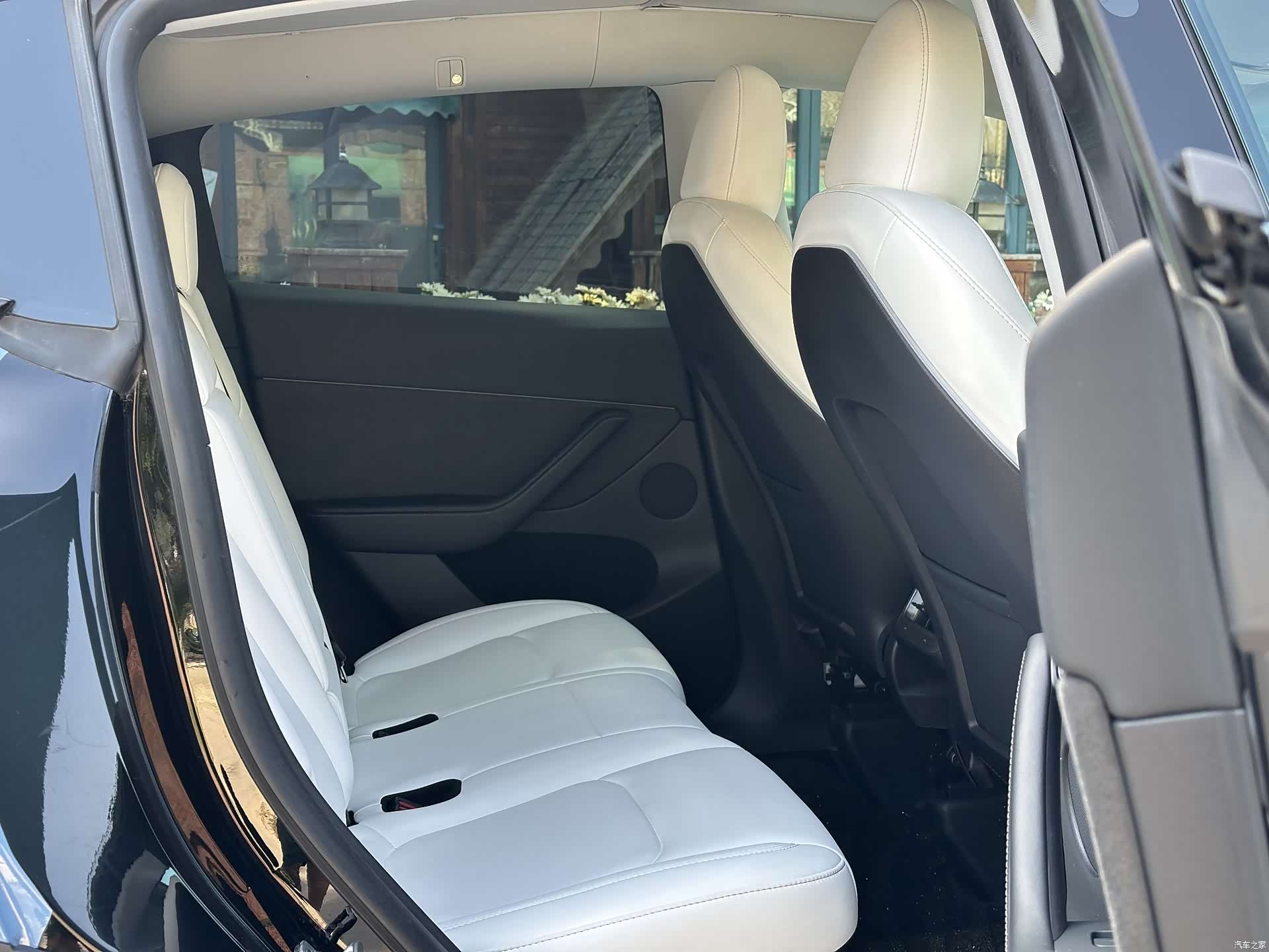 Tesla Model Y, 2023 23