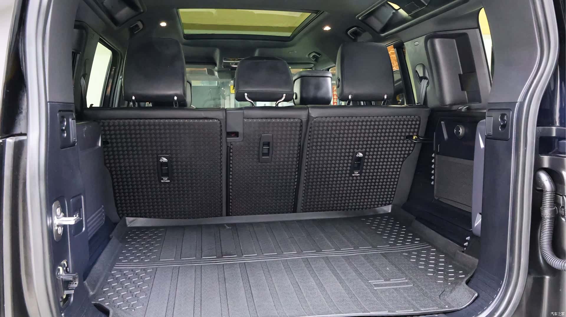 Land Rover Defender, 2022 23
