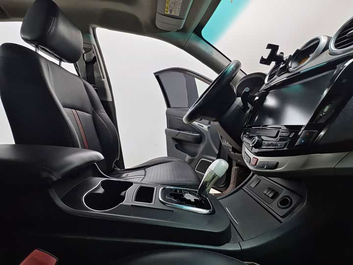BYD S7 2015 2.0T АКПП Flagship