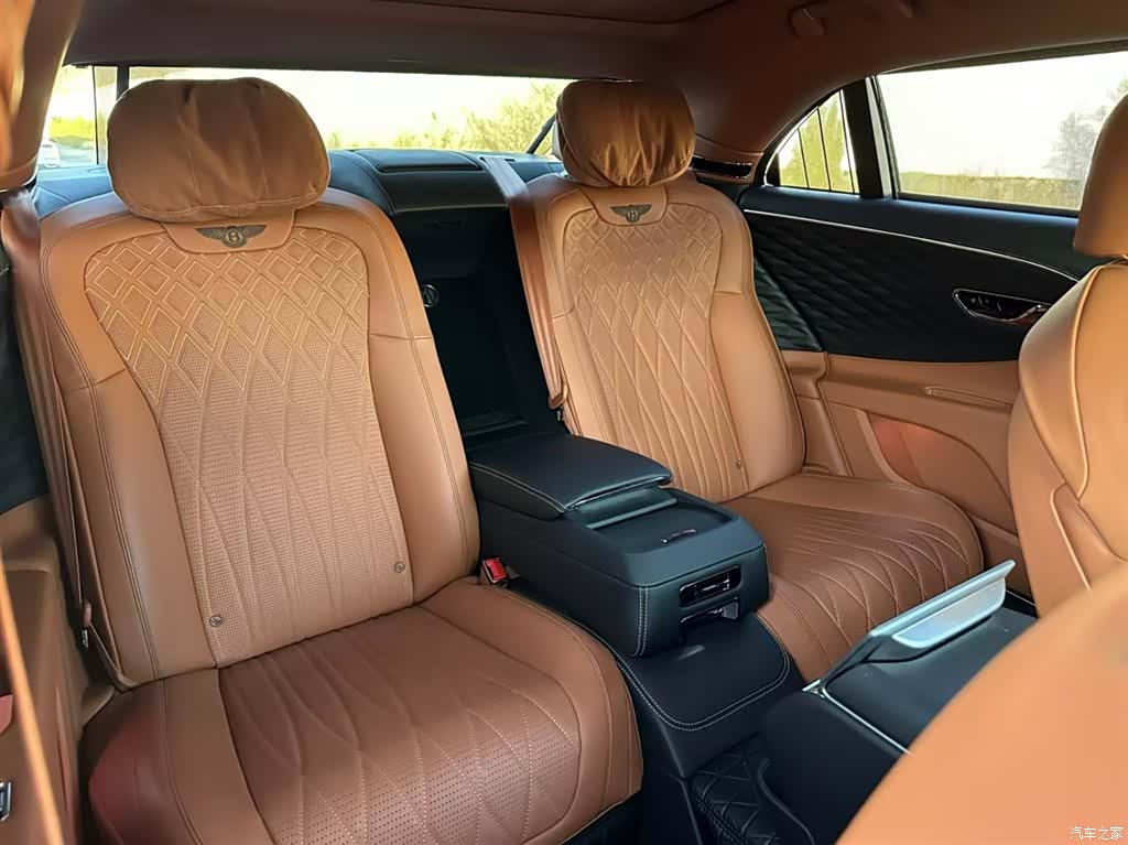 Bentley Flying Spur, 2023 все фото