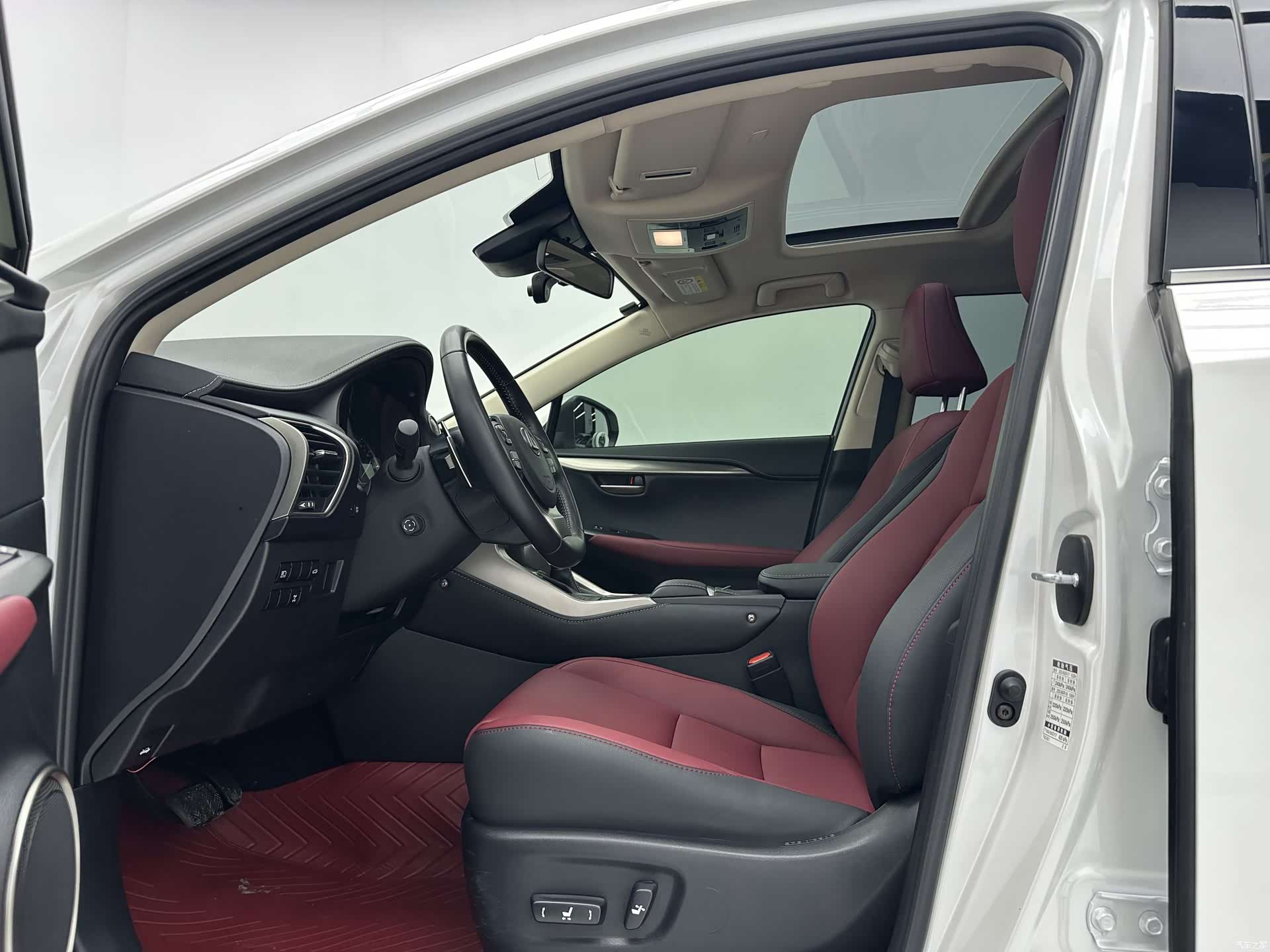 Lexus NX, 2021 все фото