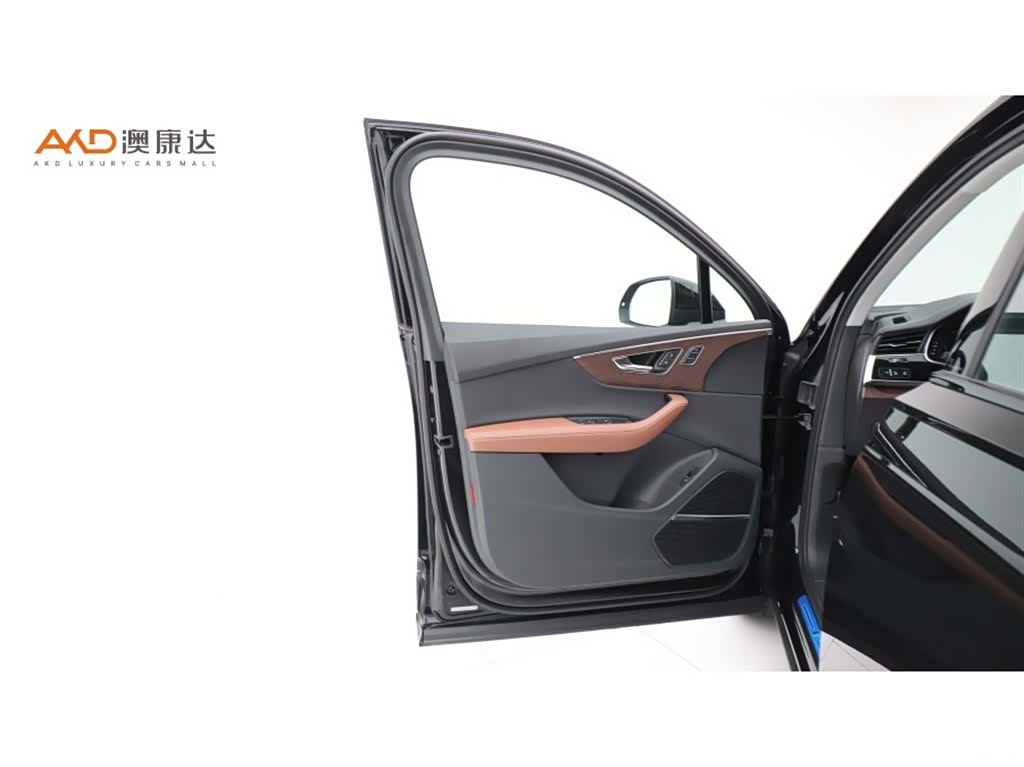 Audi Q7, 2025 11