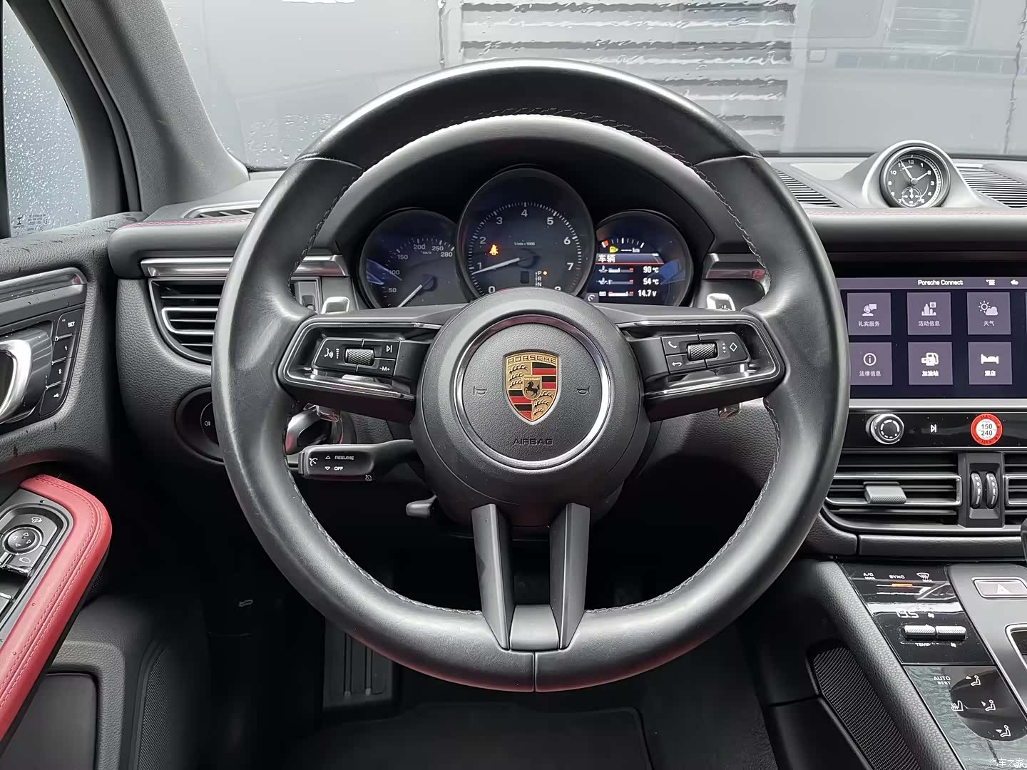 Porsche Macan, 2023 12
