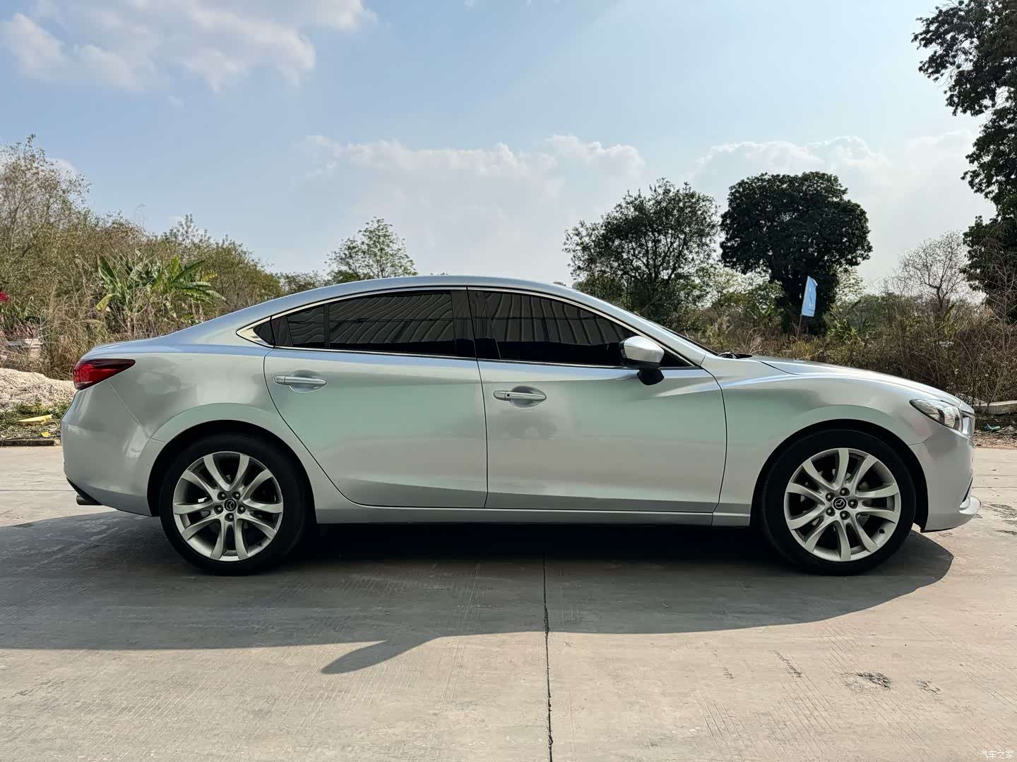 Mazda Atenza, 2015 4