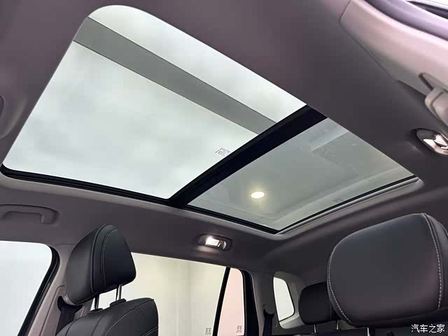 Roewe RX5, 2022 7