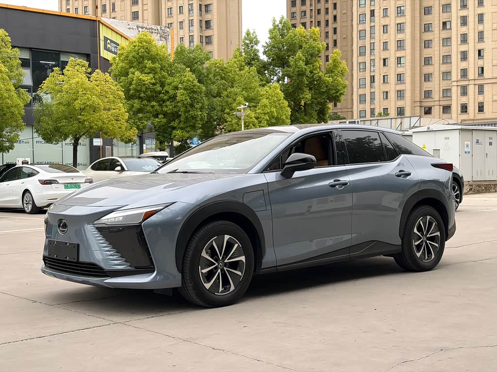 Lexus RZ