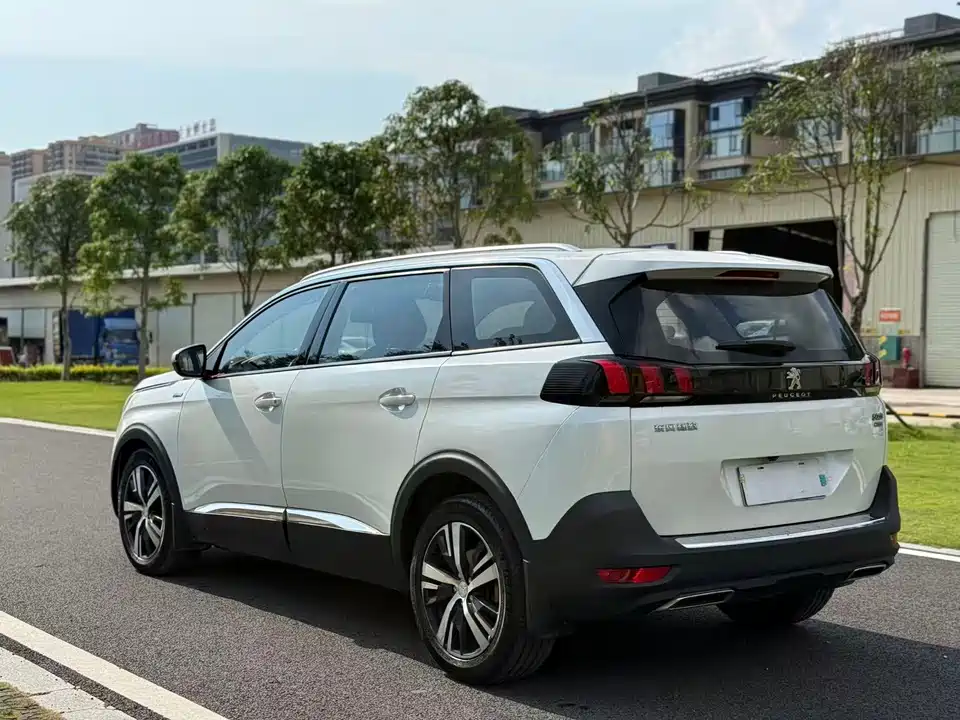 Peugeot 5008