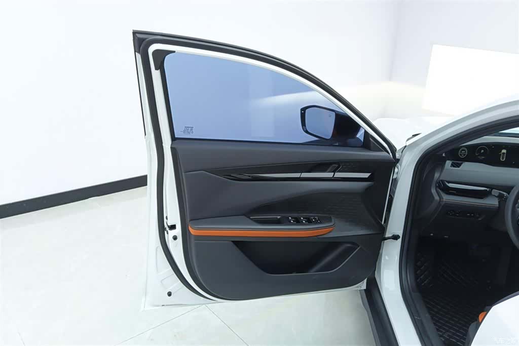 Changan UNI-V, 2024 7