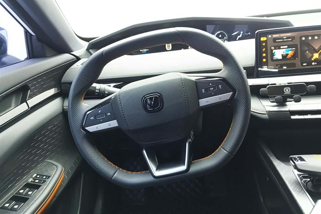 Changan UNI-V, 2024 15