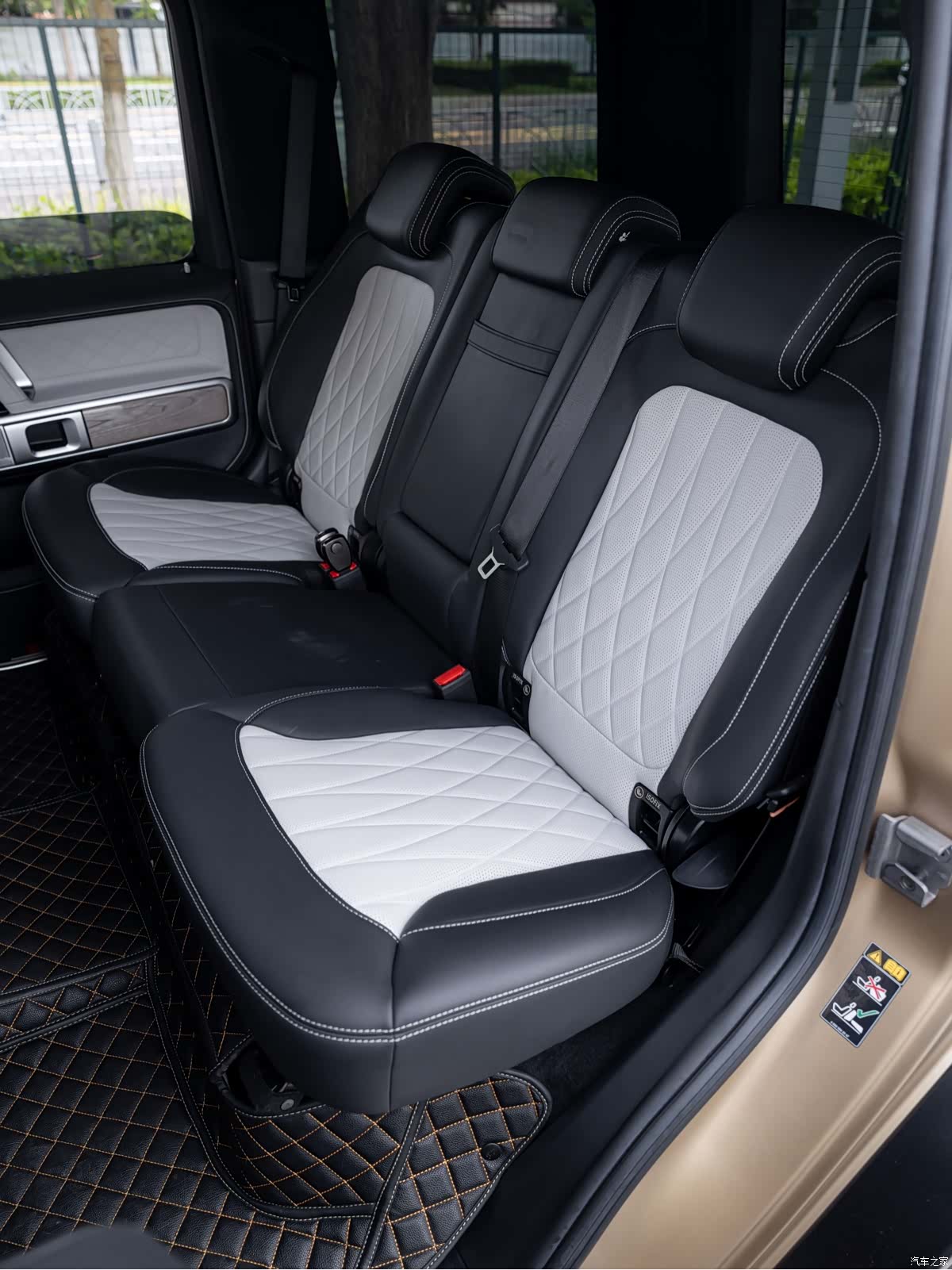 Mercedes-Benz G-Class, 2023 20