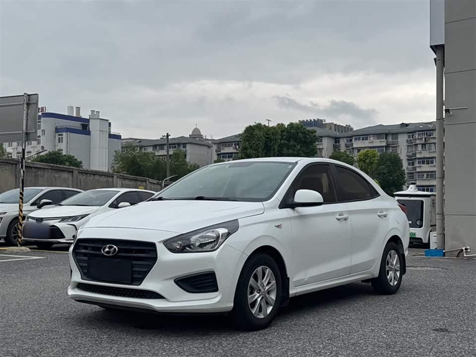 Hyundai Rena
