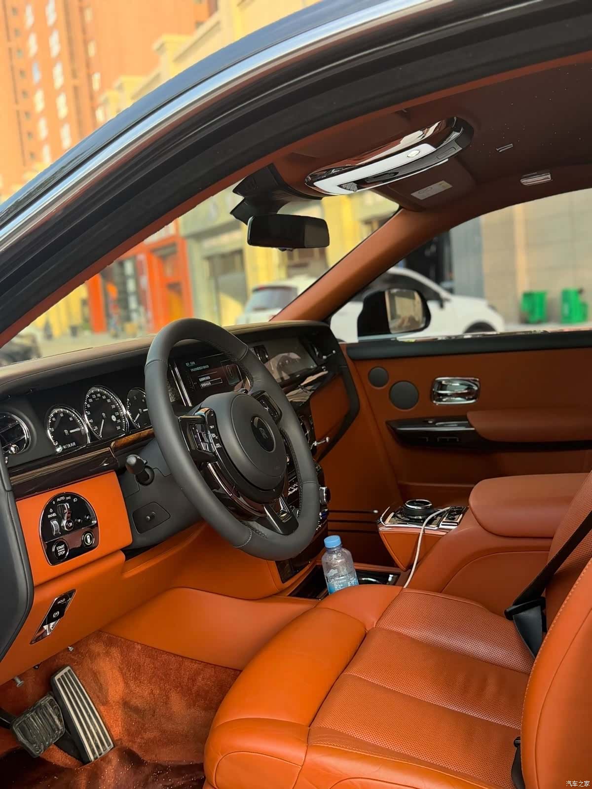 Rolls-Royce Phantom, 2019 все фото