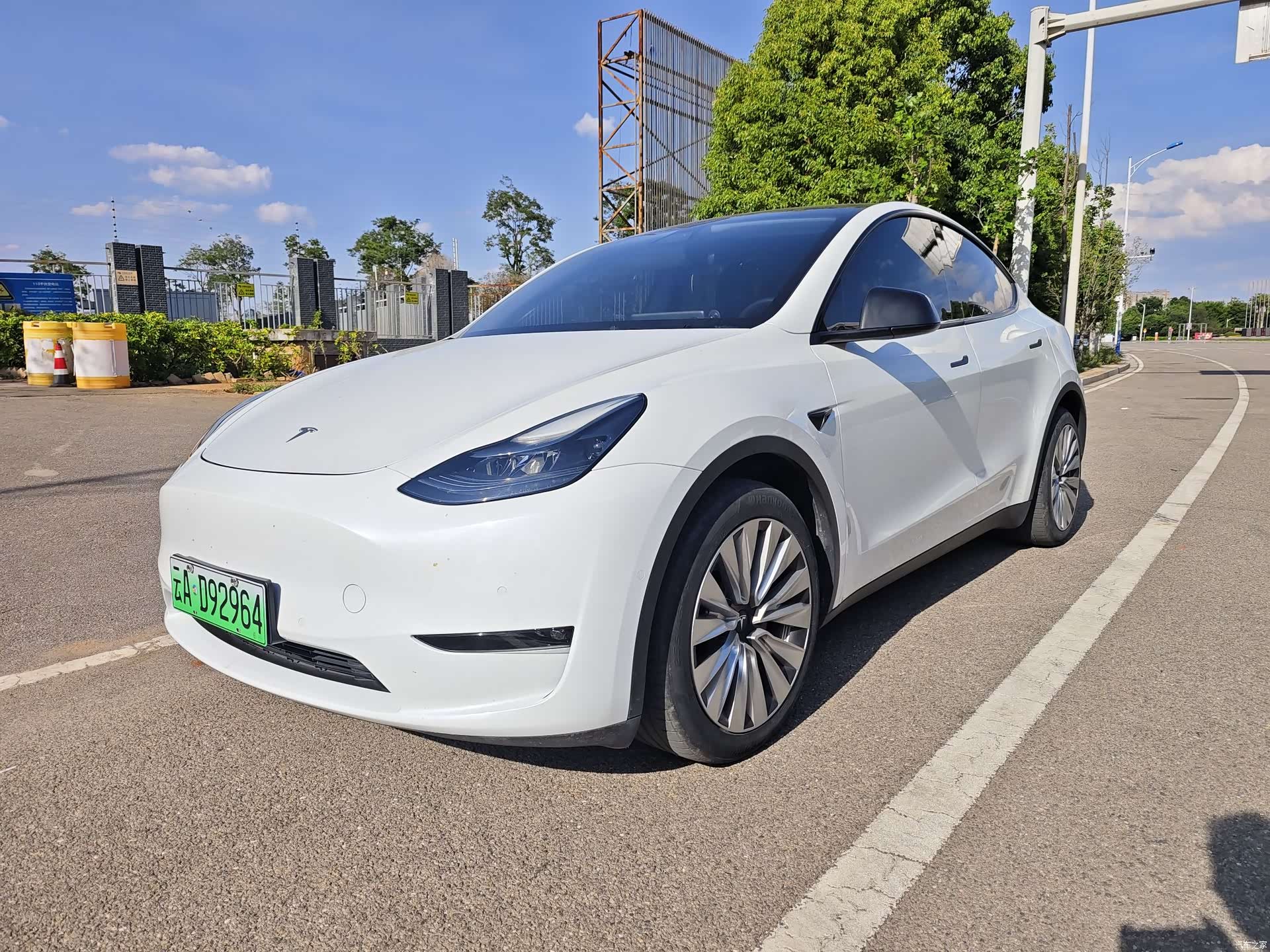 Tesla Model Y, 2021 1