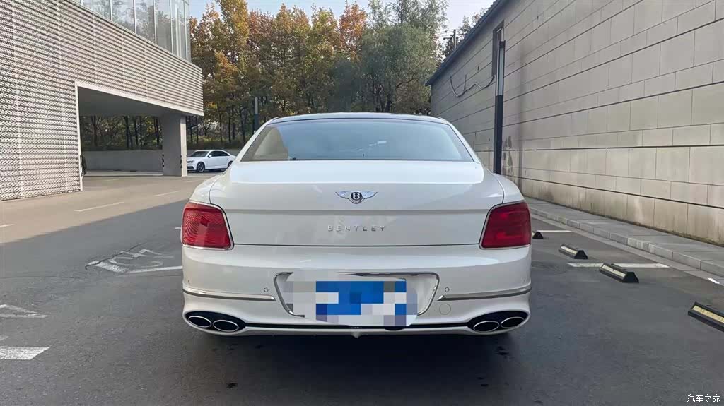 Bentley Flying Spur, 2022 3