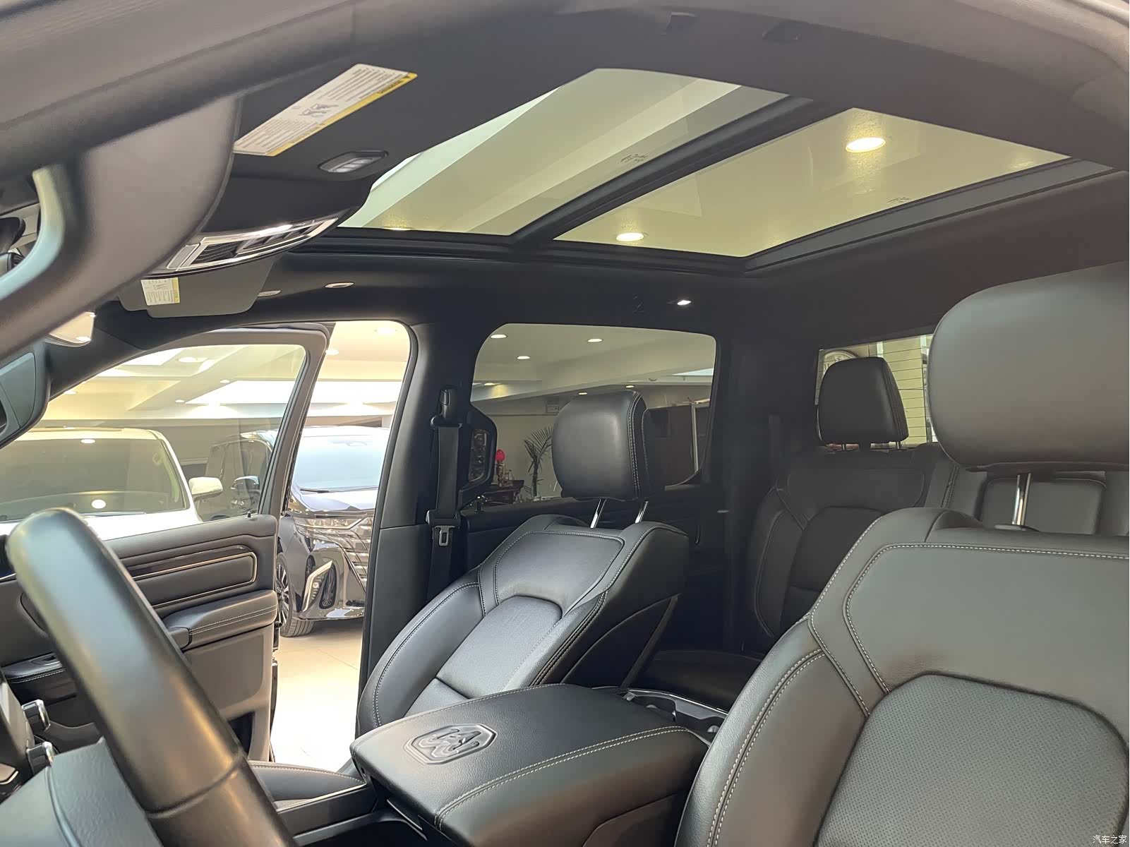 RAM Trucks, 2022 35