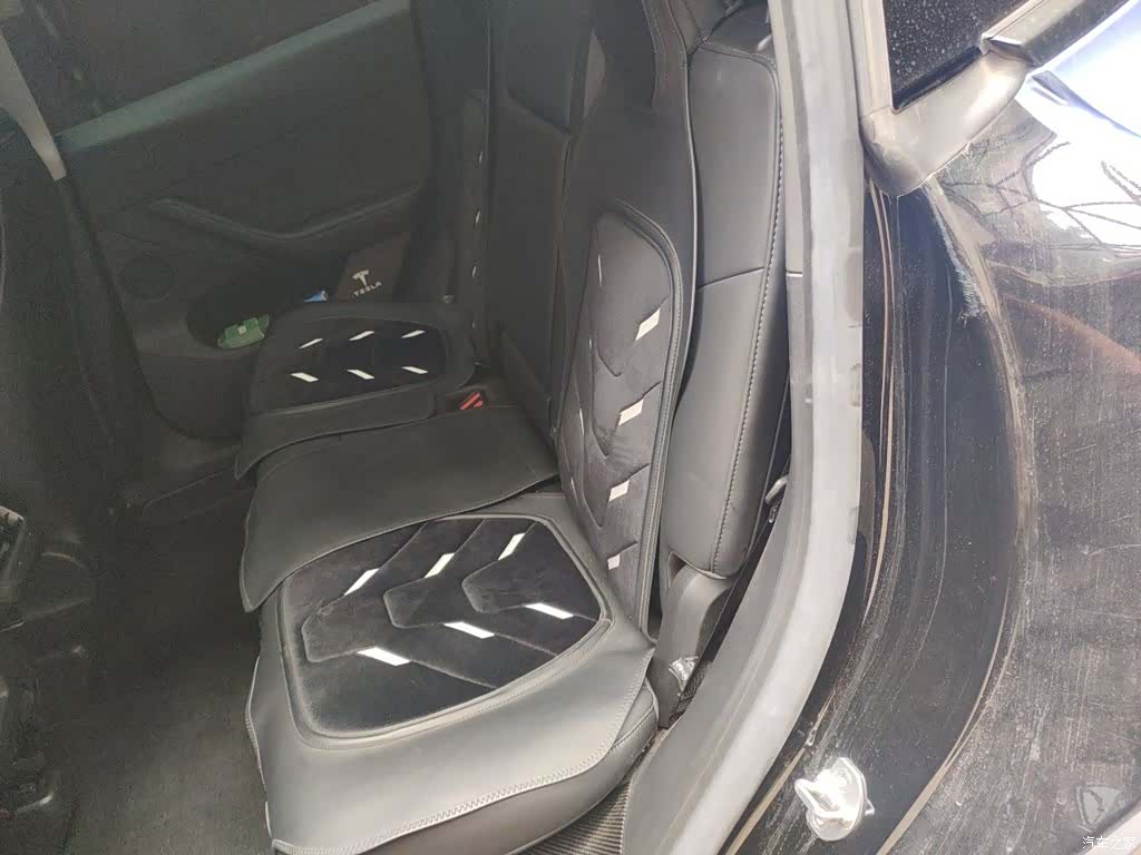 Tesla Model Y, 2022 15
