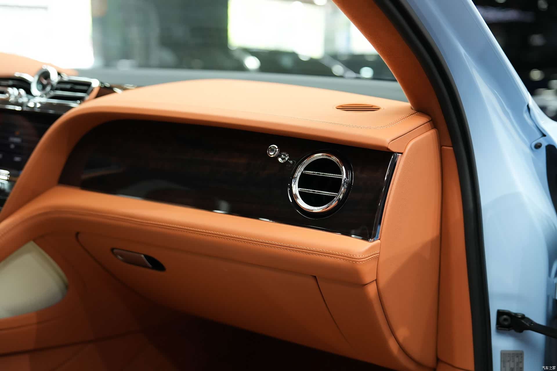 Bentley Bentayga, 2024 39