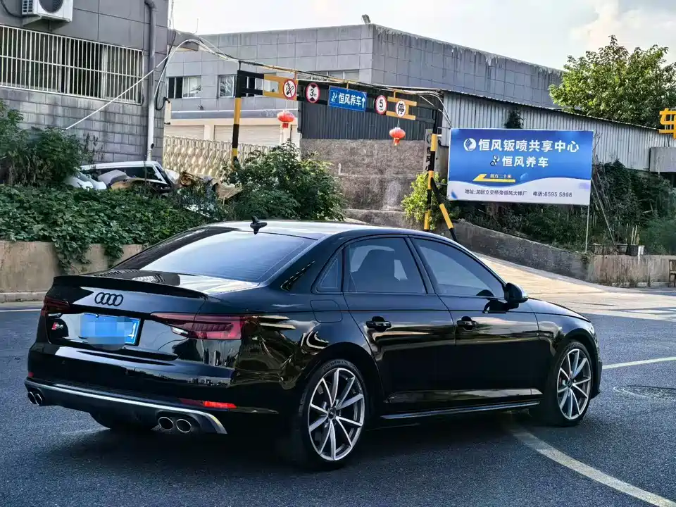 Audi S4