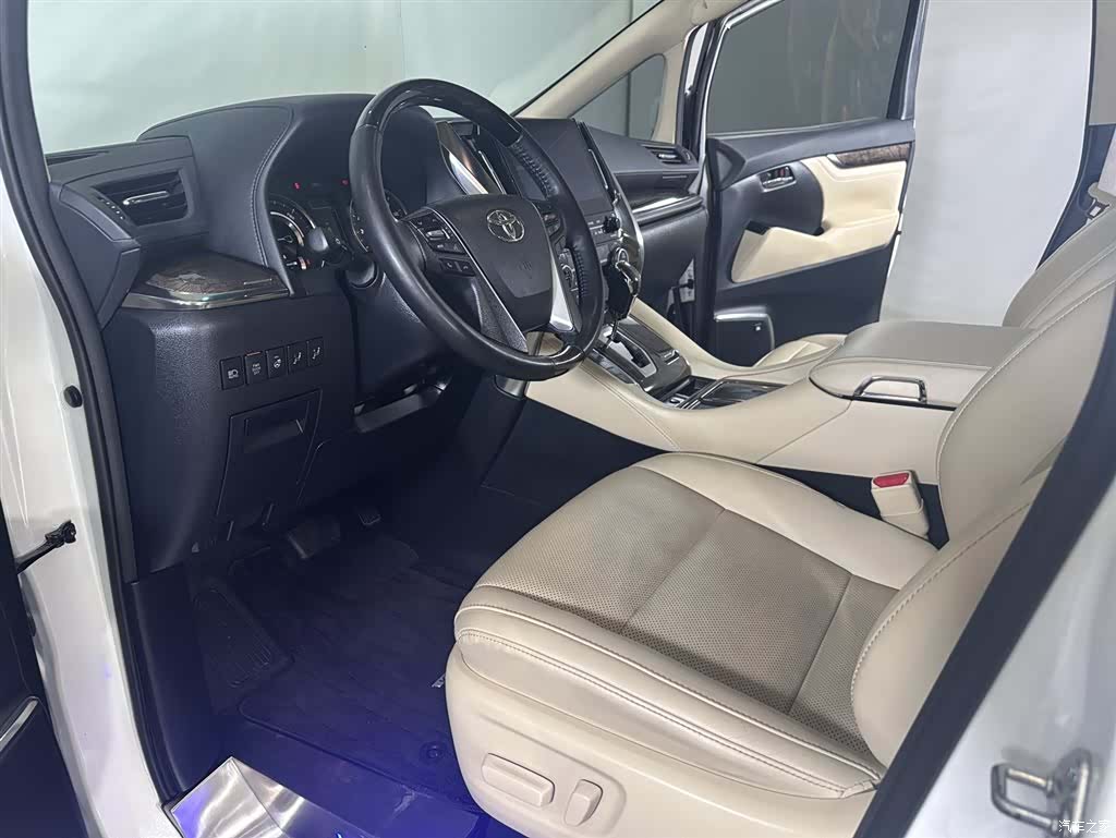 Toyota Vellfire, 2023 16