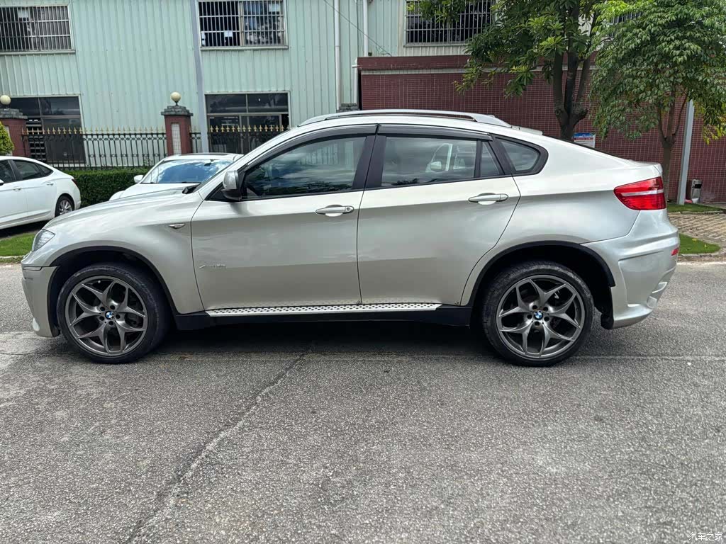 BMW X6, 2011 9