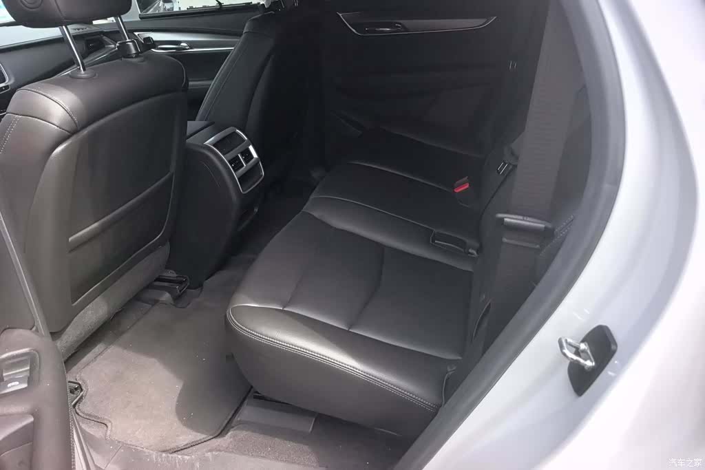 Cadillac XT5, 2019 11
