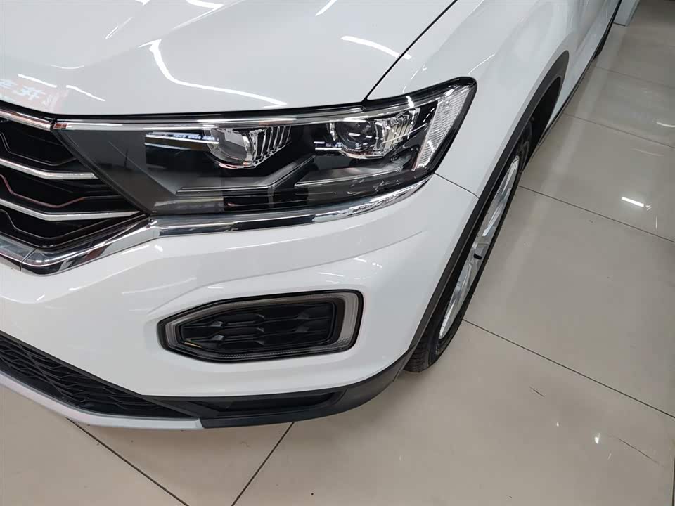 Volkswagen T-ROC exploring Songs