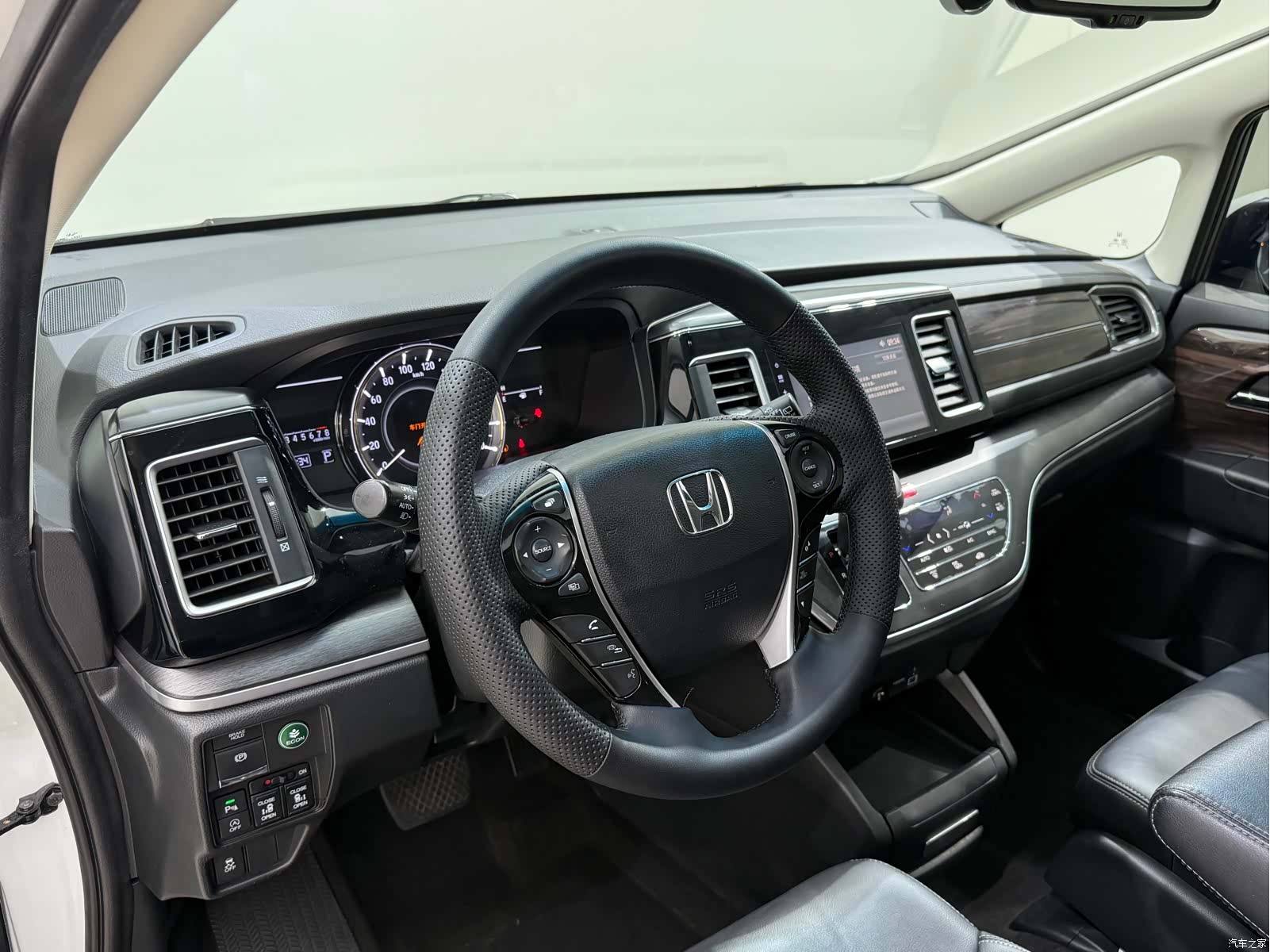 Honda Elysion, 2018 14