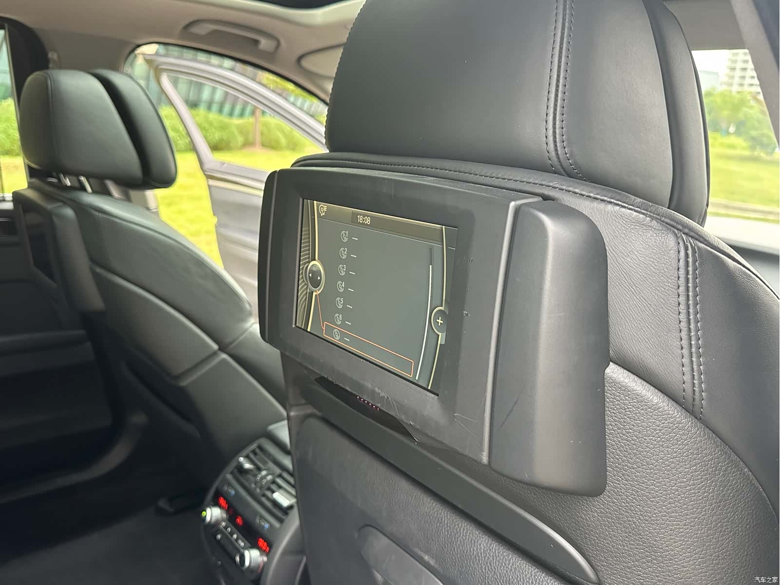 BMW 5 Series, 2011 23