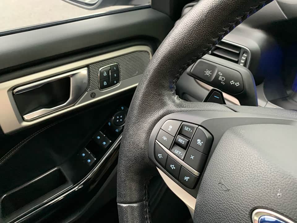 Ford Explorer Ford Explorer