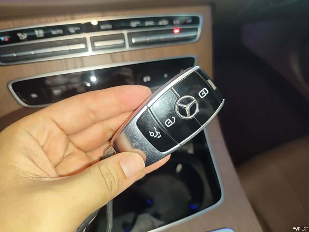 Mercedes-Benz E-Class, 2023 9