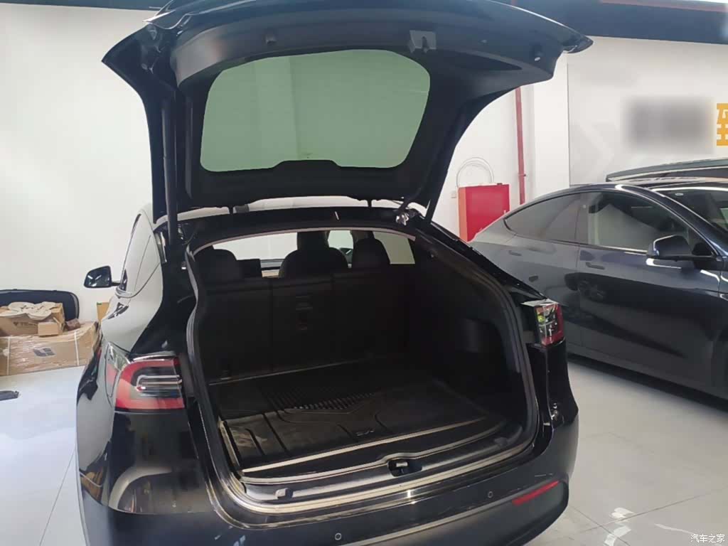 Tesla Model Y, 2022 15