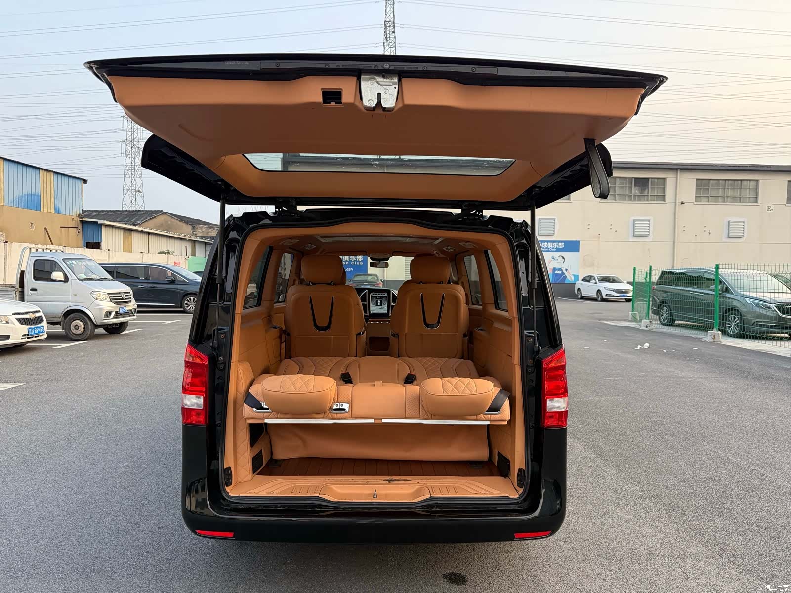 Mercedes-Benz 7, 2021 24