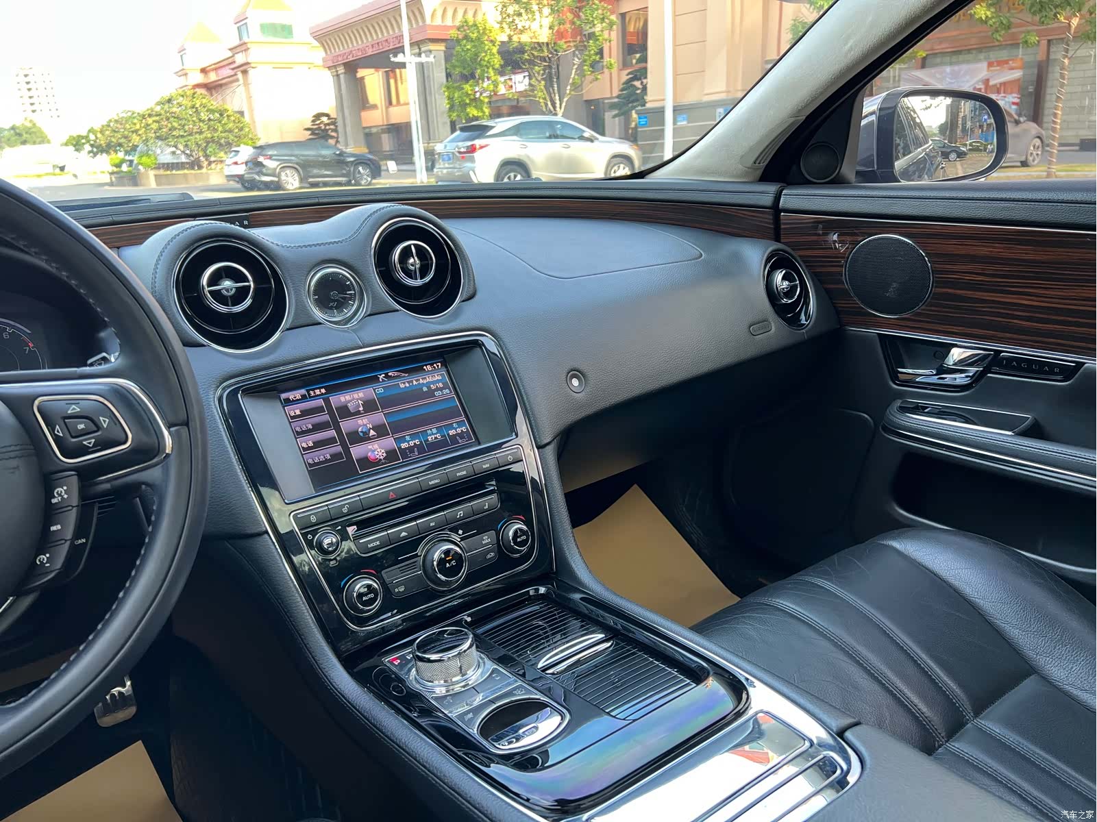 Jaguar XJ, 2014 16
