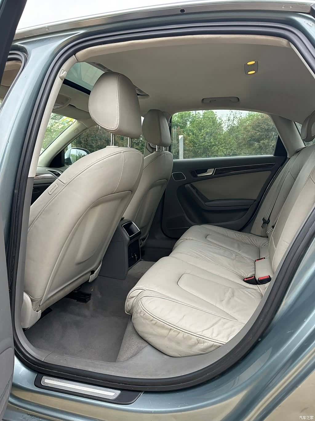 Audi A4L, 2010 7