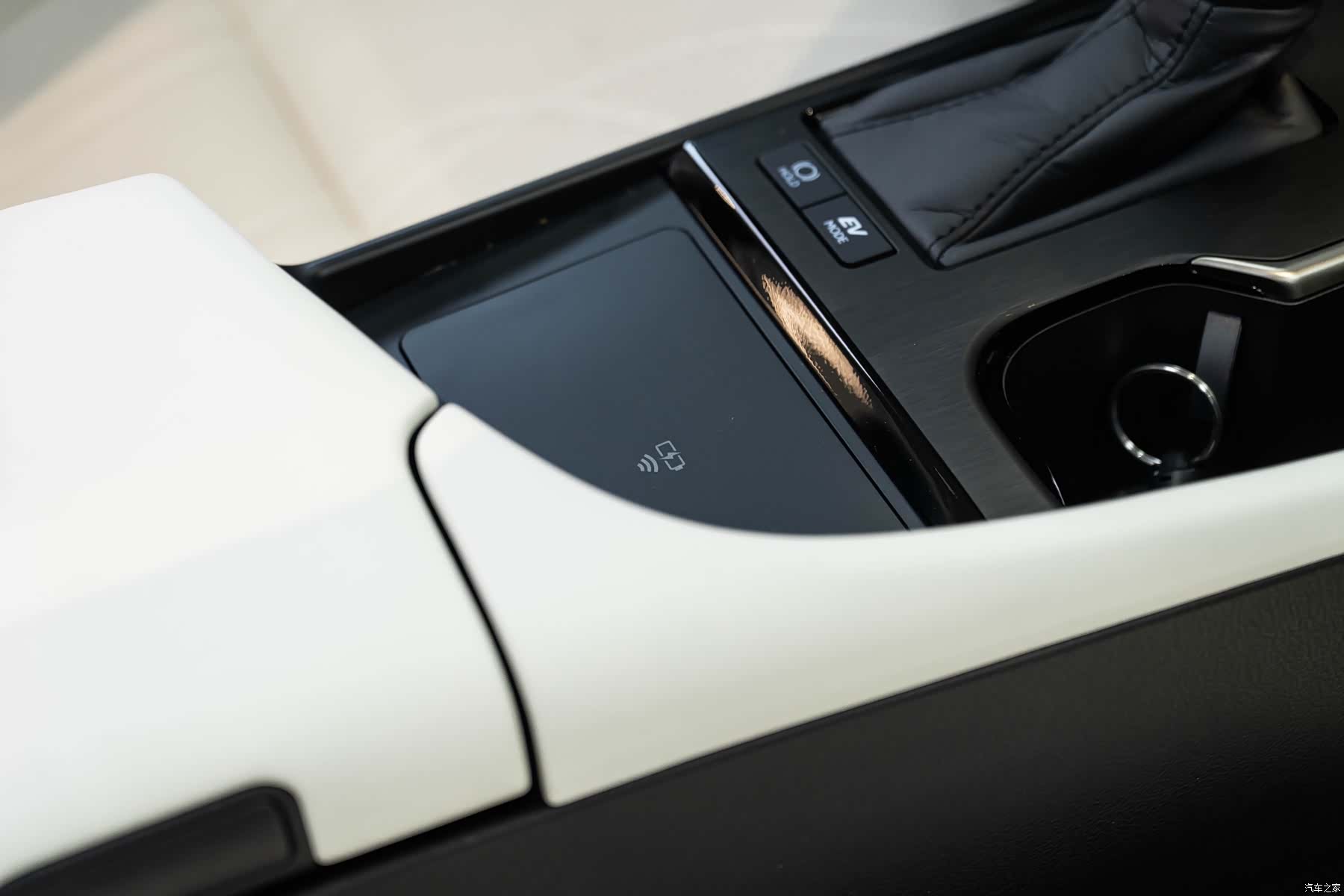 Lexus ES, 2025 20