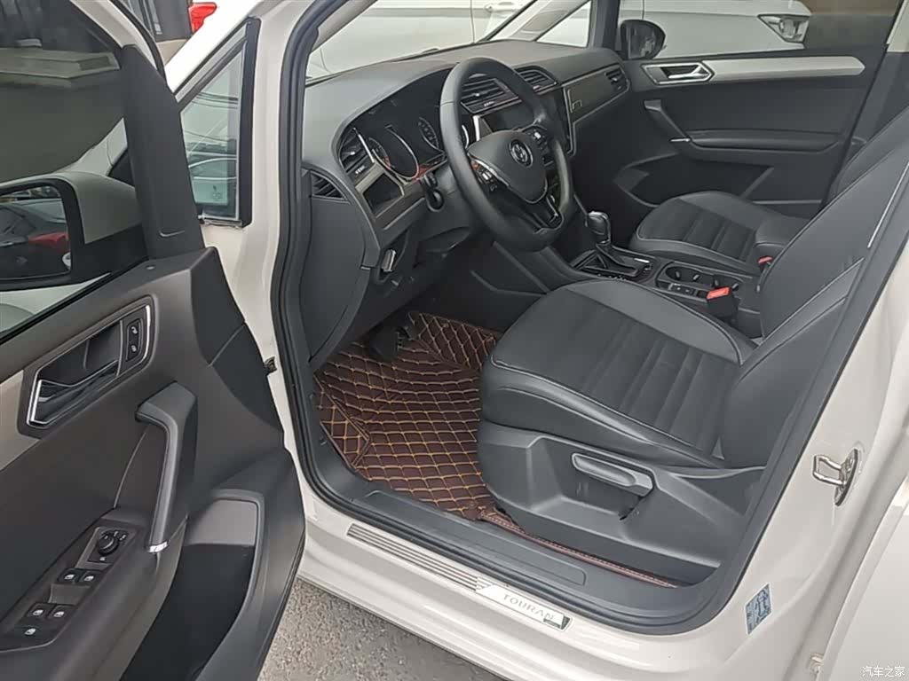 Volkswagen L, 2017 16
