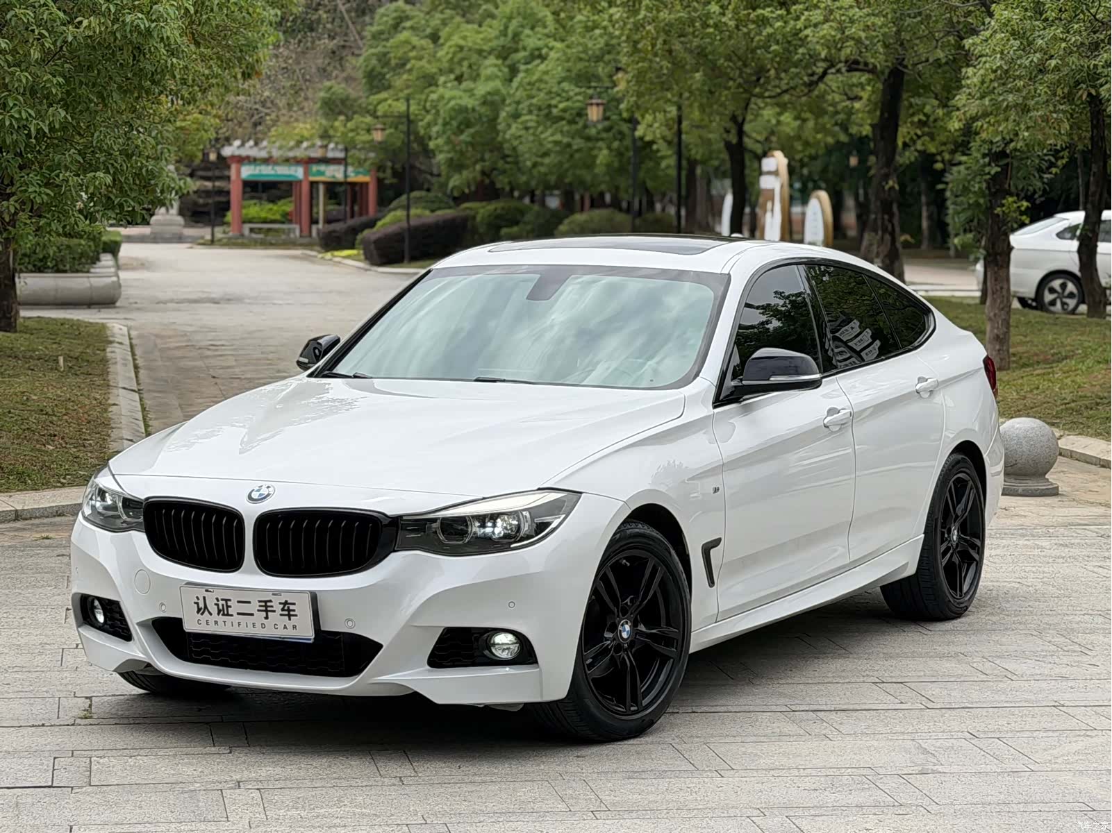 BMW 3 Series, 2019 1