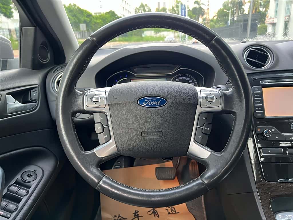 Ford Mondeo, 2011 9